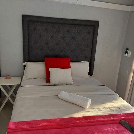 Nsuku Bed And Breakfast Thulamahashi Zewnętrze zdjęcie